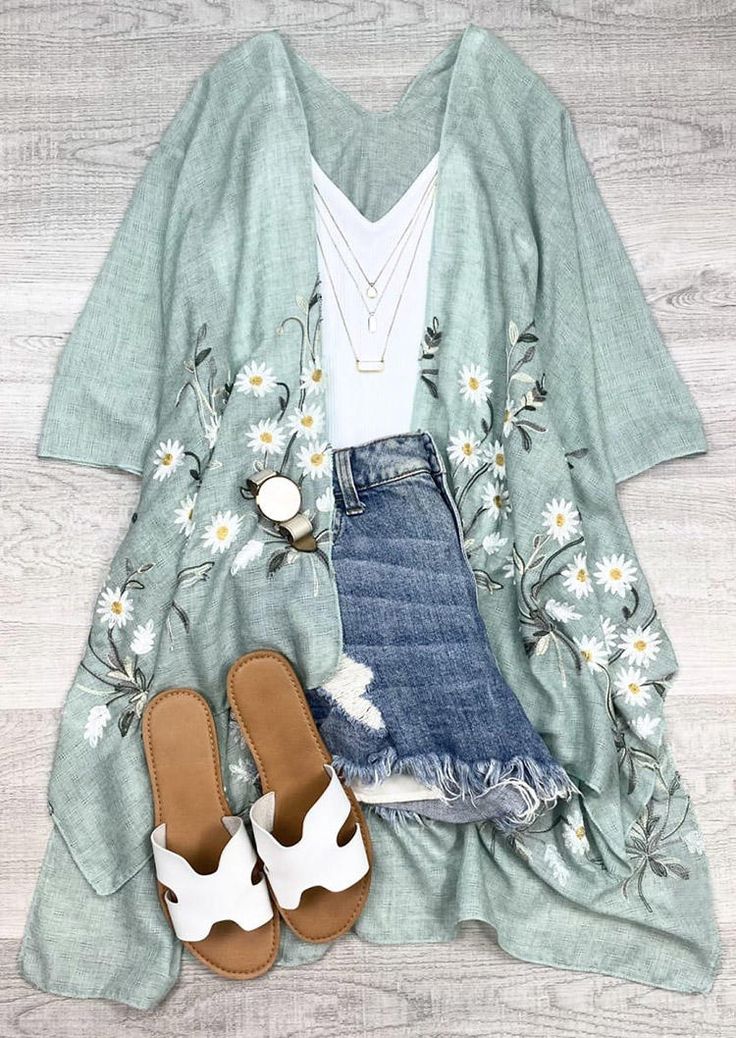 Item #: SCM003177_1 Package : 1 piece Material : Polyester Pattern Type : Floral Sleeve Length : Half Sleeve Style : Regular Style : Casual Item Weight : 180.00 gram . Size : S,M,L,XL Bohemian Shorts, Mode Boho, Short Kimono, Boho Kimono, Kimono Jacket, Cute Summer Outfits, Bohemian Clothes, Mom Outfits, Mode Inspiration