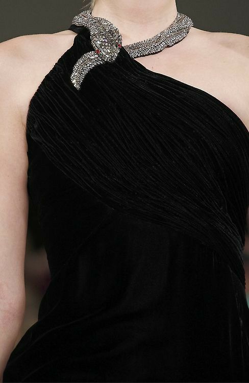 Snake Dress, Robes Glamour, Ralph Lauren Fall, Runway Outfits, فستان سهرة, Looks Black, Goth Fashion, Fancy Dresses, Ball Dresses