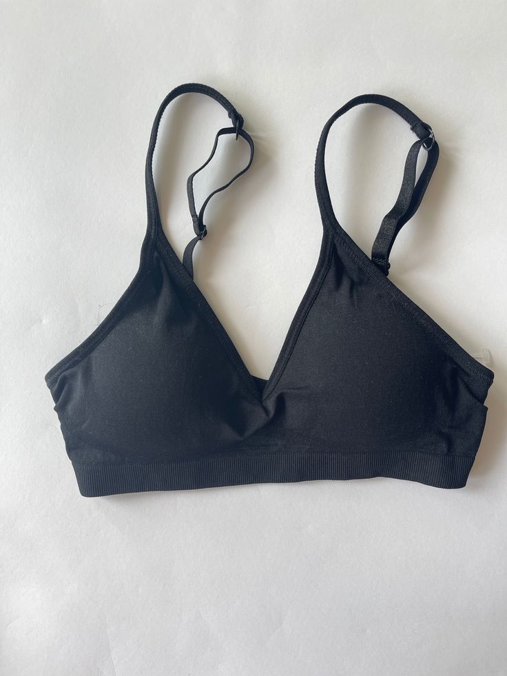 A-B cup V bra. Our convertible V Bras come in 2 cup sizes A/B & C/D The back straps can be criss crossed to accommodate racerback tops Everyday Solid Bra With Adjustable Straps, Solid Sports Bra With Bra Friendly Spaghetti Straps, Workout Seamless Bra With Spaghetti Straps, Strappy Back Sports Bra With Removable Pads, Adjustable Triangle Top Sports Bra For Yoga, Stretch Sports Bra With Removable Pads And Strappy Back, Seamless Workout Bra With Spaghetti Straps, Fitted Sports Bra With Removable Pads For Everyday, Fitted Sports Bra With Removable Pads For Daily Wear