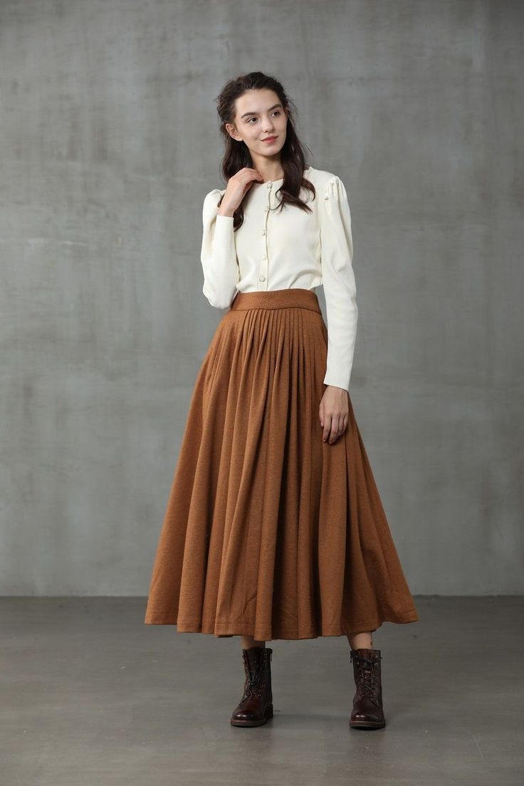 ed519dacc89b2bead3f453b0b05a4a8bdesc49944585ri Autumn Maxi Skirt Outfit, Tea Skirt, Circle Skirt Outfits, Warm Skirts, Skirt Winter, Medium Skirt, Fall Skirt, Skirt Wool, Look Plus Size