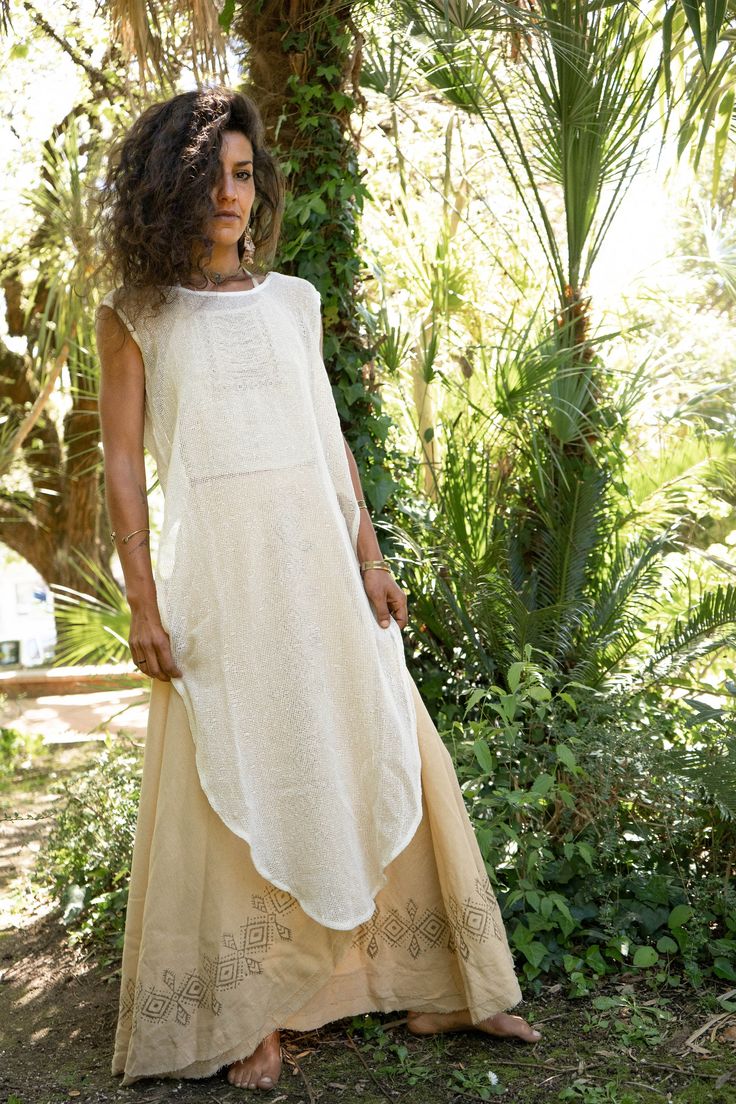 This light and transparent dress is perfect to accessorize your hippie chic outfits. It goes well with a long skirt or loose trousers.  Adopt a bohemian and trendy look for festivals, ceremonies or your everyday life.  𖤓   𖤓  𖤓  𖤓  𖤓  𖤓  𖤓  𖤓  𖤓  𖤓  𖤓  𖤓  𖤓  𖤓  AVAILABILITY The dress is available in other colors :  -  Beige Color : https://www.etsy.com/listing/1450528252 -  Brown Color : https://www.etsy.com/listing/1464737913 𖤓   𖤓  𖤓  𖤓  𖤓  𖤓  𖤓  𖤓  𖤓  𖤓  𖤓  𖤓  𖤓  𖤓 Flowy Sheer Bohemian Maxi Dress, Sheer Flowy Bohemian Maxi Dress, Bohemian Style Sheer Flowy Dress, Sheer Flowy Bohemian Dress, Bohemian Sheer Maxi Dress, Bohemian Sheer Maxi Dress For Festival, White Sheer Bohemian Dress, Sheer Maxi Dress For Spring Festival, Sheer Long Skirt Summer Dress