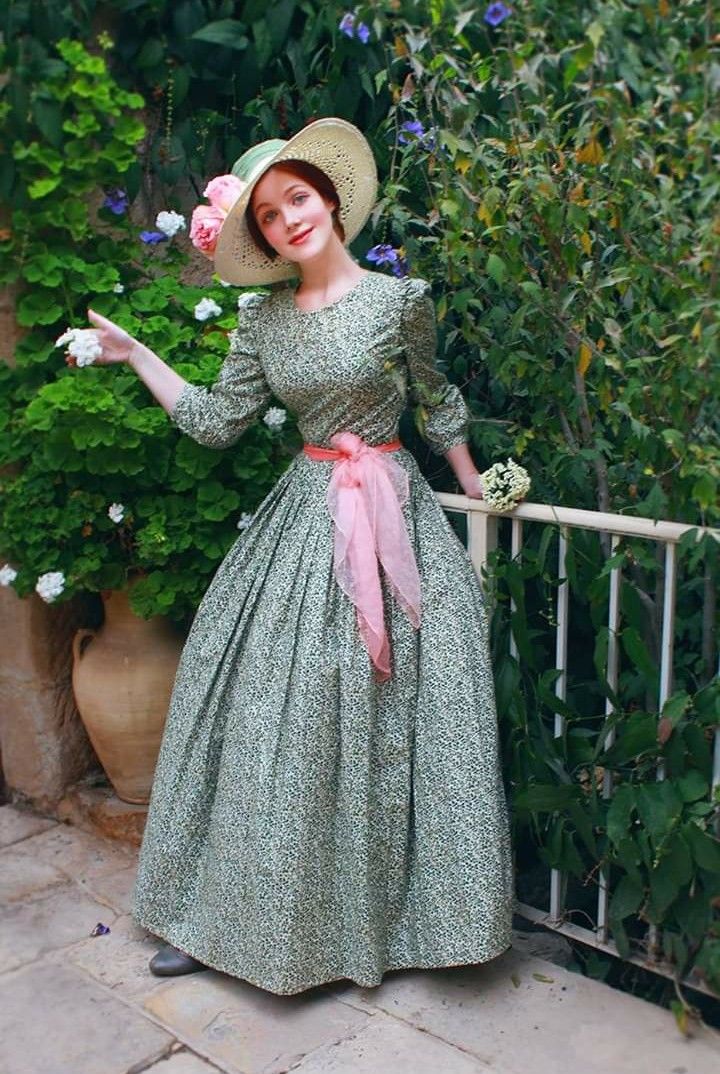 English Classic Outfit, English Dress, Ethereum Mining, To All My Friends, 1800s Fashion, Elegant Outfit Classy, Modest Style, Dress Cottagecore, Old Dresses