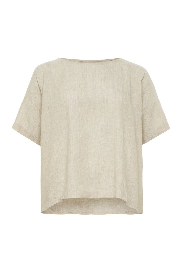 Our best-selling Hi-Lo Tee is minimally oversized but perfectly styled for a relaxed t-shirt look; it has become a BECASA classic. It's the ideal t-shirt style to wear with everything — from jeans and shorts to French tucked in your favorite skirt or pareo. Dropped hem on back, shorter front panel - both below the waistline At elbow length sleeve Loose fit Pullover style Mid-weight linen Studio Model in Natural is 5'9" and is wearing a Small Studio Model in Summer Blue is 5'8" and is wearing a S Effortless Summer T-shirt For Casual Gatherings, Effortless Short Sleeve Summer T-shirt, Oversized T-shirt For Summer Casual Gatherings, Oversized T-shirt For Casual Gatherings, Classic Oversized T-shirt For Summer, Relaxed Fit Tops With Shirttail Hem, Relaxed Fit Top With Shirttail Hem, Relaxed Tops With Shirttail Hem For Casual Gatherings, Relaxed Fit Shirttail Hem Top