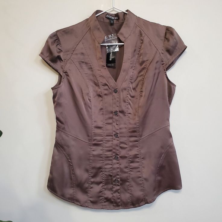 Chest: 35" Length: 25" Brown Satin Blouse Button Down Shoulder Sleeve Fitted Nwt But It Has A Wet Stain Ring From Iron Steam. Should Come Out In Wash. Fitted V-neck Blouse With Buttons, Fitted V-neck Shirt With Button Closure, Fitted Office Blouse With Back Button Closure, Fitted Blouse With Back Button Closure For Office Wear, Fitted Blouse With Button Closure For Office, Fitted Office Wear Blouse With Buttons, Fitted Button-up Blouse With Back Button Closure, Fitted V-neck Top With Back Button Closure, Fitted Button-down Tops For Office