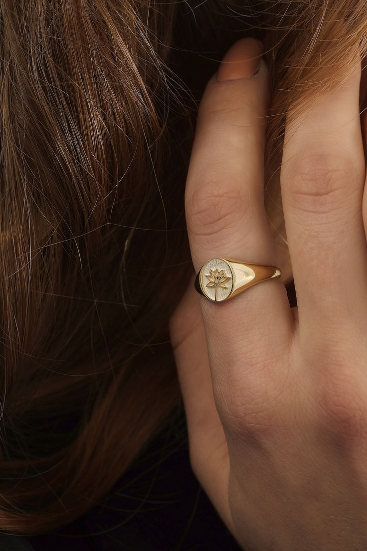 Birth Flower Signet Ring Women Gold Signet Ring Birth Flower - Etsy Signet Rings Women Vintage, Signet Rings Women Gold, Signet Ring Women, Signet Rings Women, Engraved Ring, Gold Signet Ring, Dope Jewelry, Minimalist Gifts, Meaningful Jewelry