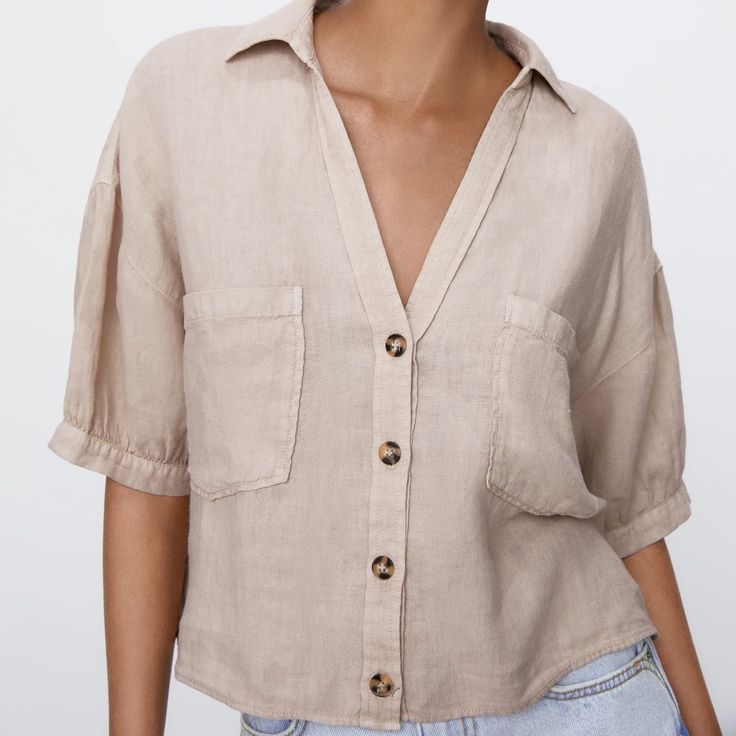 New With Tags Cropped Linen Zara Top. Chic Tops With Pockets For Vacation, Chic Vacation Tops With Pockets, Beige Beach Tops With Pockets, Beach Beige Tops With Pockets, Trendy Collared Beige Top, Beige Collared Tops For Vacation, Collared Beige Tops For Vacation, Beige Blouse With Button Closure For Vacation, Chic Zara Blouse With Pockets