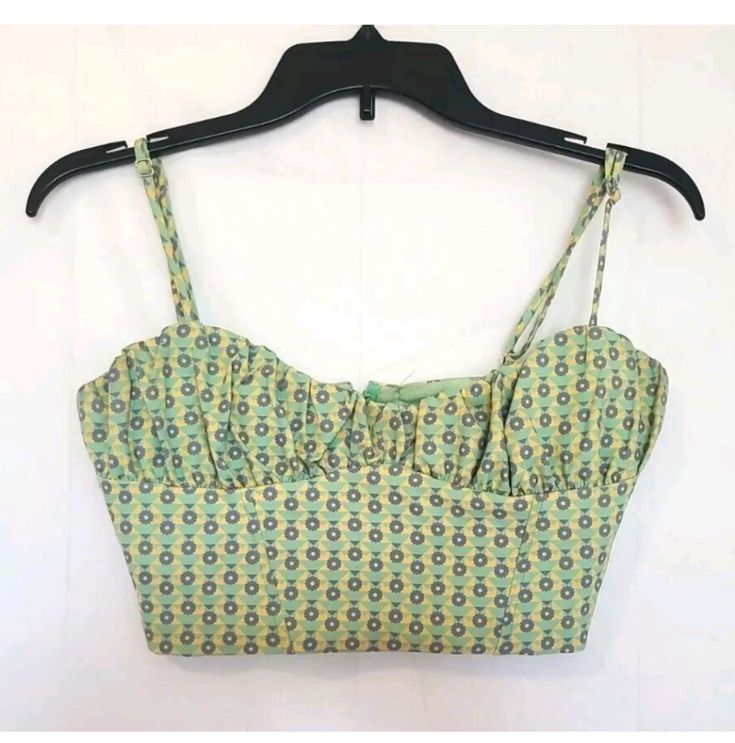 New Zara Green Blue Floral Crop Top Small Sleeveless New Without Tags, Never Worn 100% Polyester Bust- 30 Length- 11.5 Small Crop Tops, Floral Crop Tops, Zara Tops, Blue Floral, Blue Green, Crop Top, Zara, Womens Tops, Crop Tops