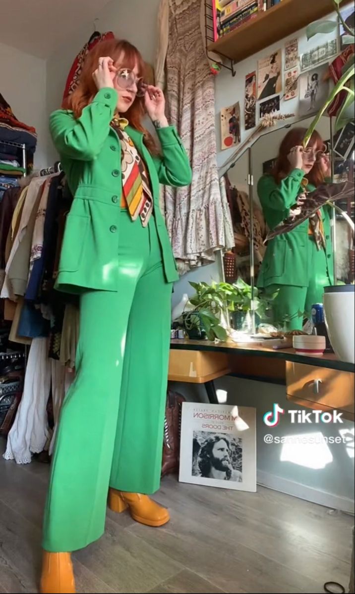 Colorful Semi Formal Outfits, Quirky Formal Outfits, Funky Suit Women, Eccentric Formal Wear, Maximalist Corporate Outfits, Business Casual Quirky, Maximalist Business Casual, Maximalism Clothes, Funky Formal Outfit