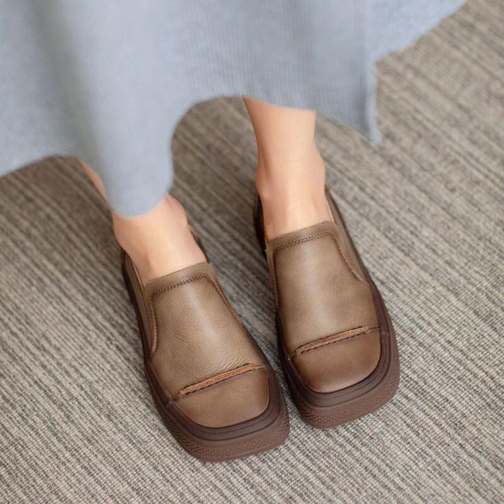 These loafers are designed in a timeless, minimal silhouette, so you'll be sure to wear them often. Made from soft leather, soft bottom that ensure all-day comfort. Wear yours with tailoring and denim alike. Color: Brown/KhakiMaterial: Top Cow Leather Lining: Genuine LeatherInsole: Genuine LeatherSole: RubberHeels: 3 cm/1.18" Weight:Fit: Medium to Wide, Runs Normal.Origin: Made in China Production Time: About 5-7 days (Any exceptional case will email you, Please pay attention to your email left) Flat Moccasins With Textured Sole For Fall, Fall Flat Moccasins With Textured Sole, Casual Faux Leather Slip-ons With Leather Sole, Fall Slip-ons With Stitched Sole And Flat Shape, Everyday Leather Slip-on Moccasins, Casual Leather Slip-on Oxfords, Casual Slip-on Moccasins For Office, Casual Beige Plain Toe Loafers, Comfortable Beige Slip-on Leather Shoes