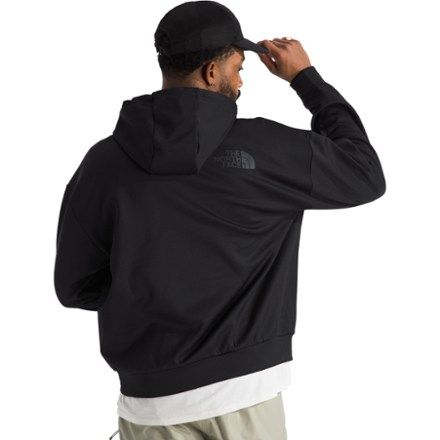 Brave the chill and head to the gym in the men's Horizon Fleece pullover hoodie from The North Face. Its brushed-back fleece construction feels supersoft next to your skin for everyday comfort. Hoodies Men Pullover, North Face Mens, Rei Co-op, Body Image, The Gym, Your Skin, The Man, Brave, North Face