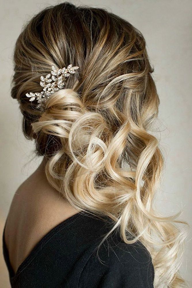 33 Awesome Curly Wedding Hairstyles To Fall In Love With | Wedding Forward Bridal Hair Side Swept, Side Curls Hairstyles, Bridesmaid Hair Side, Side Curls, Cute Prom Hairstyles, Wedding Hair Side, Filmy Vintage, Side Swept Hairstyles, Romantic Wedding Hair