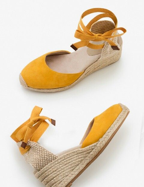 Es Shoes, Yellow Wedges, Wedding Wedges, Closed Toe Wedges, Heeled Espadrilles, Modern Shoes, Wedge Espadrilles, Only Shoes, Black Wedges