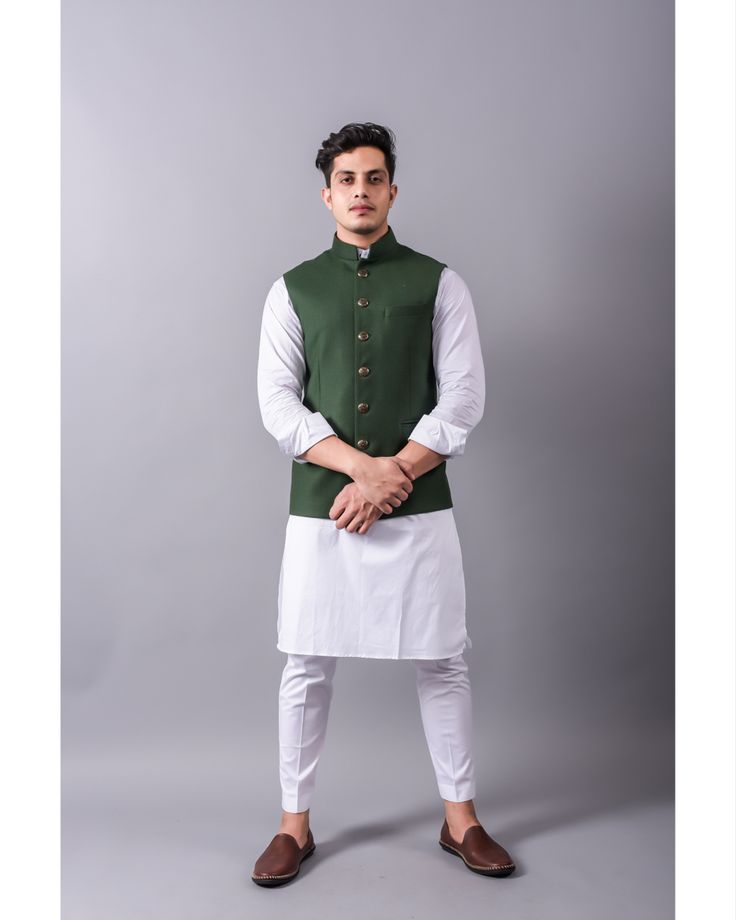 #kurtapajama #whitekurtapajama #white #kurta #jacket #richlookdesigner #shamirichlook Traditional Kurta, Nehru Jacket For Men, Green Jacket Men, Kurta Pajama Men, Best Poses For Photography, Mens Fashion Blazer, White Kurta, Nehru Jacket, Kurta Pajama