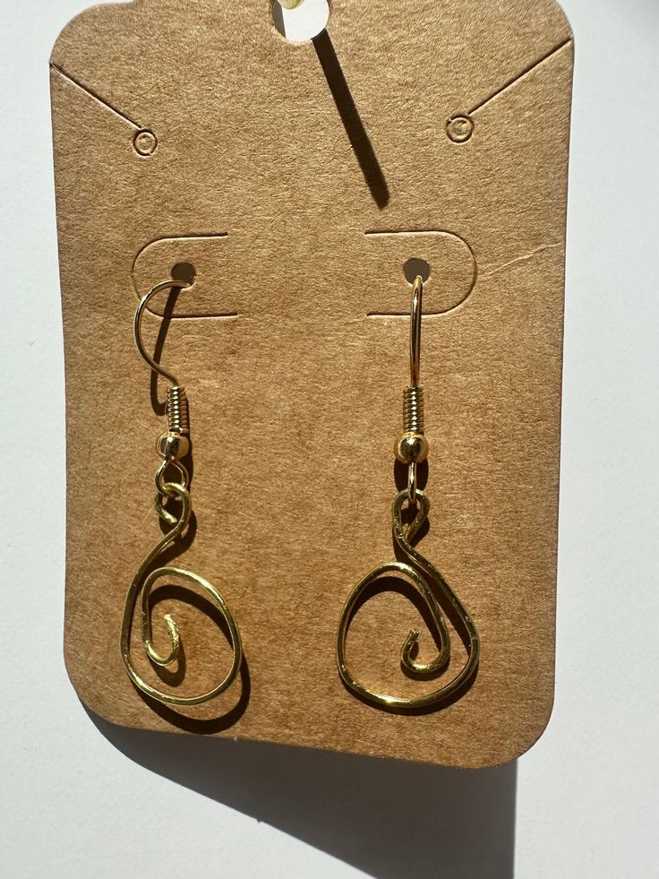 handmade dangly spiral earrings. these are also wire wrapped and can have a bead added to the bottom if you wish. let me know if you have any questions or requests! Queens Jewels, Spiral Earrings, Wedding Jewelry Earrings, Wire Earrings, Artsy Fartsy, Wedding Earrings, Let Me Know, Wire Wrapped, Wire Wrapping