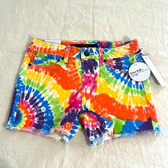 Brand New With Tags. Joes Jeans Tie Dye Shorts Rainbow Colors! Size 14. Stretchy. Mid Rise. The Chloe Shorts. Spring Multicolor Print Cotton Bottoms, Playful Multicolor Bottoms For Summer, Fun Cotton Shorts For Spring, Colorful Playful Bottoms For Spring, Playful Multicolor Summer Bottoms, Multicolor Summer Bottoms For Playwear, Summer Multicolor Bottoms For Playwear, Multicolor Summer Playwear Bottoms, Multicolor Fun Bottoms For Spring