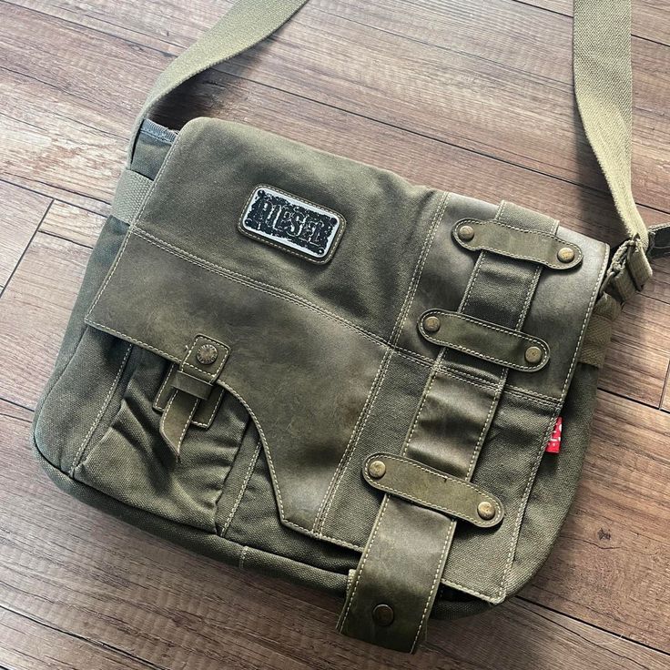 Diesel Messenger Bag, Messenger Bag Aesthetic, Green Messenger Bag, Waist Bag Leather, Diesel Bag, Leather Work Bag, Vintage Diesel, Vintage Crossbody Bag, Bag Aesthetic