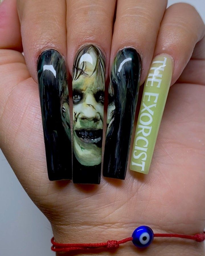 7,477 Likes, 220 Comments - Vivian Xue Rahey (@vivxue) on Instagram: “[SWIPE TO SEE PROCESS] of all the god awful things...🕳📿 @nailbruja asked me to draw Regan from…” Horror Nails, Long Square Nails, Stiletto Nail Art, Winter Nails Acrylic, Grunge Nails, Pretty Nail Art Designs, Aesthetic Green, Black Nail Designs, Colorful Nail Designs