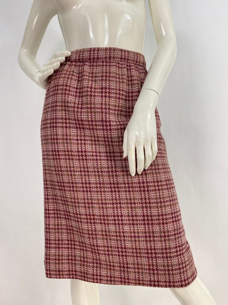 "Vintage houndstooth plaid skirt, plaid skirt, lined plaid skirt, lined skirt, 27\" waist, there's  no tag listing the material but it feels like a wool/wool blend  Measurements:  Waist 13.5\"/hip 18\"/length 25\" Mannequin measurements:  5'8\", bust 34\", waist 25\", hip 33\" Please note that vintage clothing sizes can vary greatly.  The Measurements provided  are approximate and are taken lying flat.  I suggest taking a similar garment from your wardrobe and measure it while lying flat.  This Jean Overall Dress, Vintage Houndstooth, Red Midi Skirt, Cream Midi Dress, Vintage Prom, 1980s Dresses, Prom Dresses Vintage, 80s Dress, Vintage Cardigan