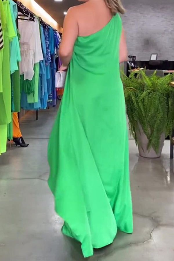 Solid One-shoulder Maxi Dress For Evening, Solid Color One-shoulder Evening Maxi Dress, Chic Solid Color One Shoulder Maxi Dress, Chic One Shoulder Solid Maxi Dress, Chic Solid Color One-shoulder Maxi Dress, Green Asymmetrical Evening Maxi Dress, Green One-shoulder Maxi Dress For Parties, Green One-shoulder Dress With Side Slits, Green One-shoulder Dress With Asymmetrical Neckline