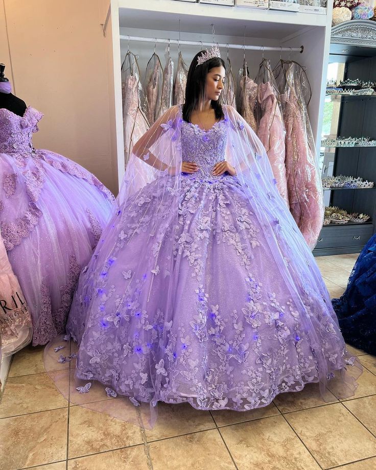 Quinceanera Dresses Violet, Quncie Dresses Lavender, 15 Dresses Quinceanera Purple, Purple Xv Dresses, Rapunzel Quince Dress, Lavender Quince Dress, Ball Gown With Cape, Rapunzel Quince, Lavender Ball Gown