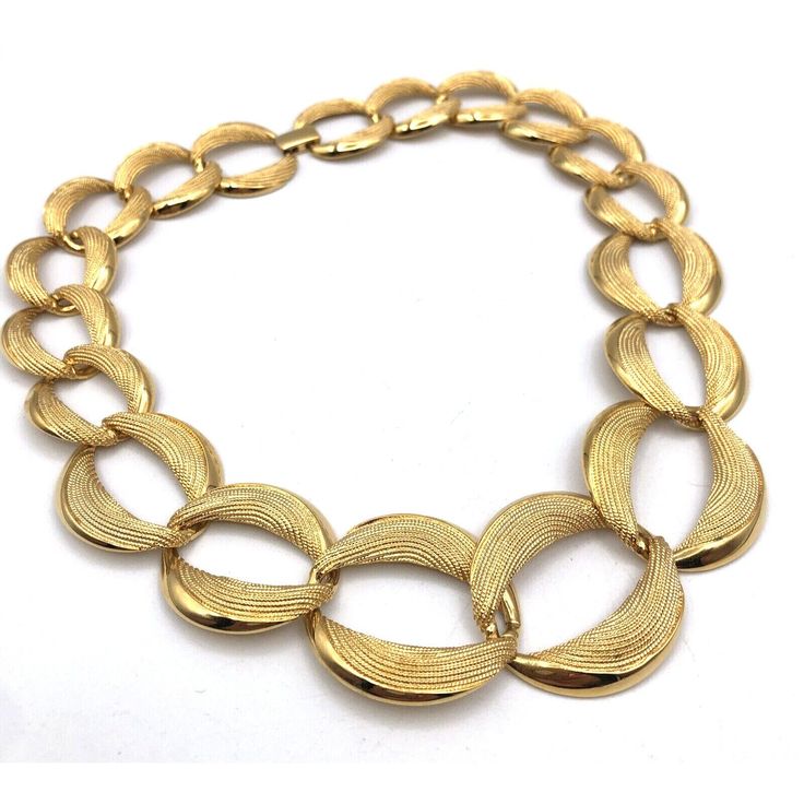 Vintage Signed NAPIER Gold Tone Chunky Textured Oval Link Statement Necklace 19"Fold over claspNice condition, no gold loss to necklace Vintage Chain Choker Necklace, Vintage Choker Chain Necklace, Retro Round Metal Necklaces, Retro Gold Choker Necklace, Retro Gold Metal Necklace, Vintage Gold Round Choker, Gold Retro Choker, Vintage Gold Chain Necklace For Party, Retro Round Metal Necklace