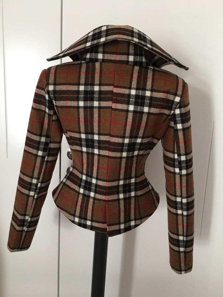 "This is a very stylish and elegant wool plaid jacket . Leght 58 cm - at back. made of very soft and high quality woolen fabric. The jacket is fully lined. SIZE CHART SIZE S - US 6, UK 8, EU 36 bust: bust around 34.5\"/90cm Waist: waist around 27.5\"/70cm Hips: hips around 34.5\"/90cm SIZE M - US 8, UK 10, EU 38 bust: bust around 37.5\"/95cm Waist: waist around 29.5\"/75cm Hips: hips around 37.5\"/95cm SIZE L - US 10, UK 12, EU 40 bust: bust around 39.5\"/100cm Waist: waist around 31.5\"/80cm Hi Winter Wool Plaid Blazer, Tailored Plaid Wool Outerwear, Plaid Wool Coat With Long Sleeves, Tailored Plaid Outerwear With Lapel Collar, Plaid Wool Tweed Jacket With Notch Lapel, Fitted Wool Tweed Jacket With Long Sleeves, Elegant Plaid Outerwear With Lapel Collar, Fitted Double-breasted Houndstooth Outerwear, Classic Plaid Wool Coat For Fall