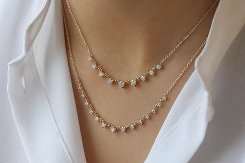 Floating Diamond Necklace, Real Diamond Necklace, The Bling Ring, Diamond Pendants Designs, Modern Gold Jewelry, Gold Jewelry Simple Necklace, Fancy Jewellery Designs, Floating Necklace, Gold Armband