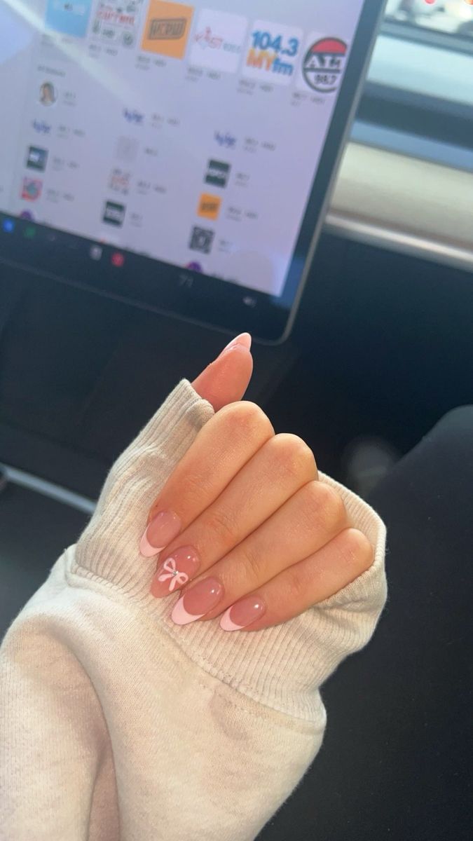 #bows #coquette #nailart #naildesign Pink Tip Nails, Hello Nails, Nagel Tips, Simple Gel Nails, Girly Acrylic Nails, Summery Nails, Acrylic Nails Coffin Short, Nagel Inspo, Pink Nail