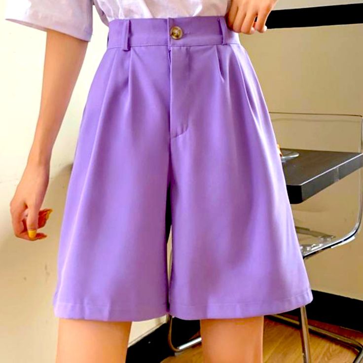 Light Purple Lavender Wide Bermuda Shorts Knee Length Never Worn Lavender Wide Leg Bottoms For Summer, Lavender Wide-leg Bottoms For Summer, Lavender Casual Short Bottoms, Casual Lavender Short Bottoms, Lavender Cotton Shorts For Spring, Purple Solid Color Bottoms For Spring, Spring Lavender Cotton Shorts, Spring Purple Solid Bottoms, Spring Purple Solid Color Bottoms