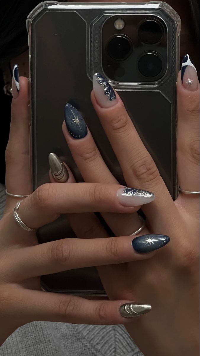 #metallic #stars #acrylic #nails #beautiful #blue #silver #aura #almond #nailart #art College Nails, Paznokcie Hello Kitty, Blue And Silver Nails, Kutek Disney, Manikur Kuku, Nagellack Trends, Hard Nails, Nagel Tips, Classy Acrylic Nails