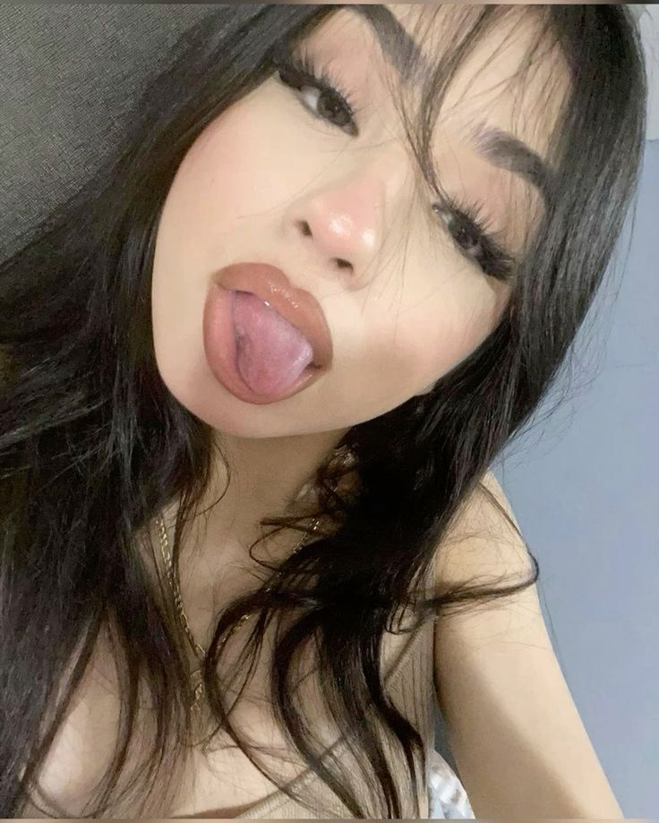 Emo Latina, Latin Makeup, Instagram Baddie Makeup, Catfish Pics, Latina Makeup Looks, Latina Makeup, Pretty Makeup Looks, Makeup Tut, Cute Makeup Looks