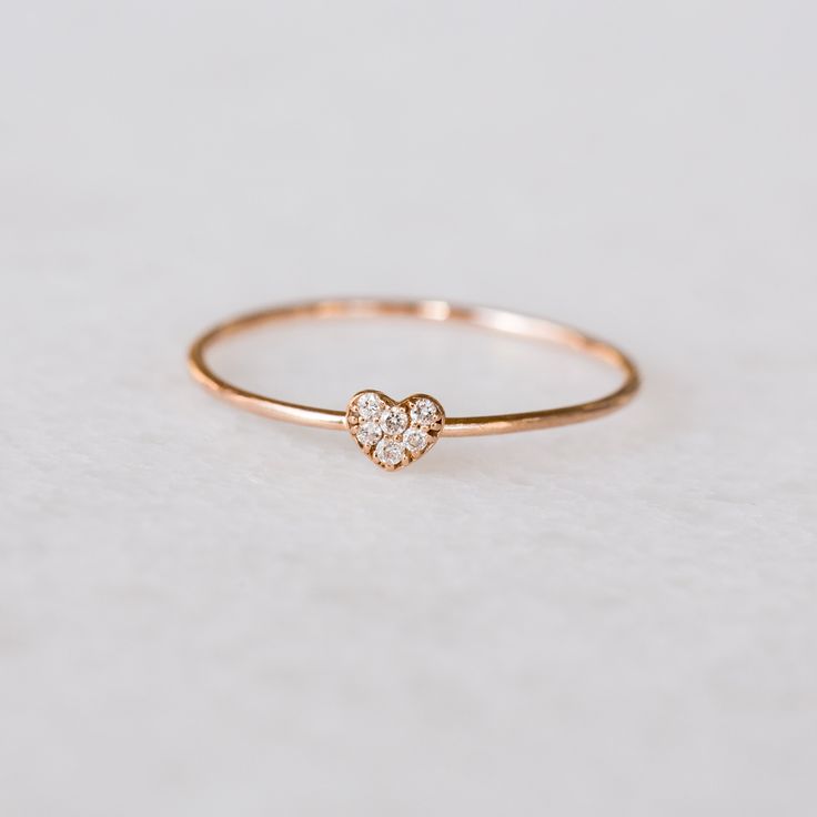 Small Heart Ring, Promise Rings For Her Simple, Simple Promise Rings For Her, Valentine Gifts Diy, Cute Promise Rings, Hand Jewelry Rings, Heart Promise Rings, Valentine Gifts For Kids, Pretty Jewelry Necklaces