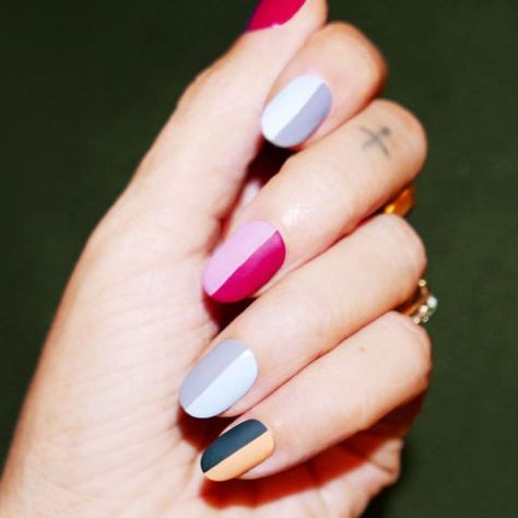 Alicia Torello tops two-tone nails with a matte topcoat. Two Tone Nails, Matte Nail Colors, Nail Art Halloween, Multicolored Nails, Cute Summer Nail Designs, Nagellack Trends, Summer Manicure, Nail Art Designs Summer, Matte Nails Design