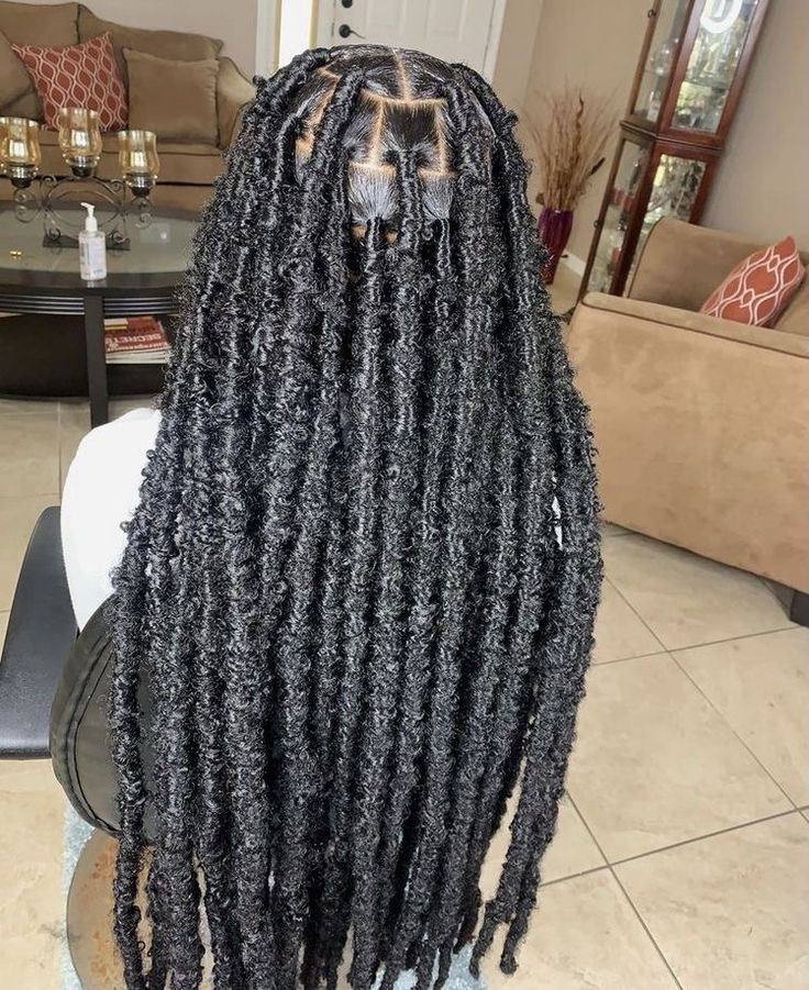 Peekaboo Faux Locs, Peekaboo Butterfly Locs, Faux Loc, Black Wedding Hairstyles, Boho Locs, Butterfly Locs, Faux Locs Hairstyles, Hairstyle Inspo, Cute Box Braids Hairstyles