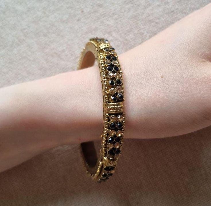 This is beautiful flower brass plated vintage bracelet. Diameter is 2,6" or 6,5 cm. Perfect condition. Ready to be sent within 1-3 days. Video of the ring is available via Wapp by request. Check please another my shop for silk flowers and accessories: https://www.etsy.com/uk/listing/712256708/ladyromantic-rose-bouquet-bridal?ref=shop_home_active_7 Check Please, Bracelet Art, Retro Bracelet, Bouquet Bridal, Vintage Bracelet, Bracelet Vintage, Old Vintage, Vintage Bracelets, Rose Bouquet