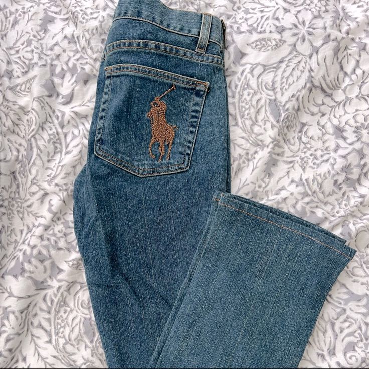 From The Early 2000s, Never Worn, Mint Condition. Nwot. Extremely Rare Find. Beautiful Pair Of Jeans. Inseam 27inches Waist 28 A Little Bit Of Stretch But More Of A Stiff Fit. Mid Rise. Vintage Clothing Pieces, Vintage Denim Aesthetic, Early 2000s Clothes, 2000s Fashion Women, 1995 Fashion, 60s Clothing, 2000 Clothes, Denim Aesthetic, 2000s Jeans