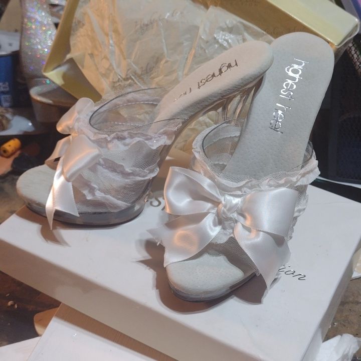 Highest Hill Collection New In Box Size 6 Please See Photos Heel Chair Y2k, White Bow Heels, Heel Chair, Six Inch Heels, Coquette Heels, Coquette Shoes, Doll Heels, Pleaser High Heels, Gold Strap Heels