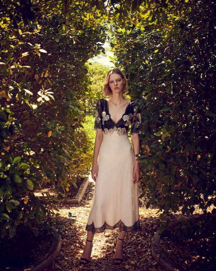 Godet Dress, Chiffon Crop Top, Embroidered Tulle Dress, Chiffon Lace Dress, Embellished Skirt, Resort 2020, Silk Chiffon Dress, Tulip Dress, Tent Dress