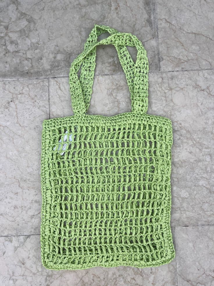 The perfect beach or market bag for this summer. Features an open weave design. Its a laid back, relaxed style but roomy enough to fit all your essentials Colors: green, hot pink Open Weave Palm Beach Gardens Florida, Straw Tote Bag, Straw Tote, Colors Green, Open Weave, Market Bag, Green Bag, Relaxed Style, Summer Days