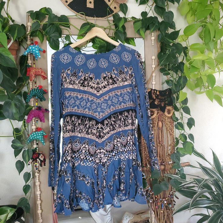 $108 Free People Women's Sz Small Smooth Talker (Ob414983)Tunic Dress Blue/Black/Brown/Beige Combo 2-Pockets V Open Back Boho. Condition Is "New With Tags". Please Refer To Photos (Zoom In) For Details, Condition Of Item, And Size/Measurements For Proper Fit. I Ship Same Or Next Business Day! Flowy Mini Boho Dress With Print, Bohemian Fitted Floral Print Mini Dress, Flowy Mini Length Boho Dress, Hippie Long Sleeve Printed Boho Dress, Patterned Long Sleeve Boho Dress, Hippie Boho Dress With Long Sleeves And Print, Long Sleeve Printed Boho Hippie Dress, Printed Long Sleeve Festival Dresses, Bohemian Fitted Mini Dress For Fall