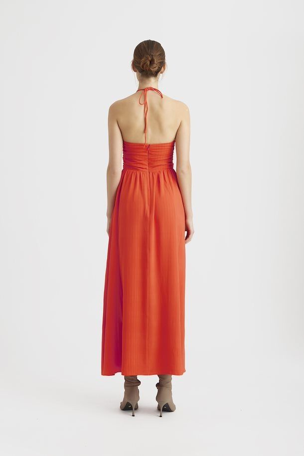 The Gestuz Alica Maxi Dress in cherry tomato will make you look good enough to eat! The flattering halter neck followed by a triangle cutout between the busts will leave you looking scrumptious. Orange Halter Neck Dress For Brunch, Orange Halter Neck Dress For Cocktail, Summer Cocktail Halter Maxi Dress, Red Halter Dress For Summer Cocktail, Red Halter Summer Cocktail Dress, Elegant Orange Halter Neck Maxi Dress, Red Summer Cocktail Halter Dress, Spring Red Halter Dress For Cocktail, Red Halter Neck Maxi Dress For Brunch