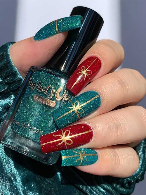 Long square-shaped sparkling glitter green and red Christmas nails adorned with gold glitter gift wrap nail art #christmasnails Green And Red Christmas Nails, Zodiac Nail Designs, Red And Silver Nails, Holiday Party Nails, Green And Red Christmas, Olive Nails, Cute Nail Colors, Red Christmas Nails, Elegant Nail Art