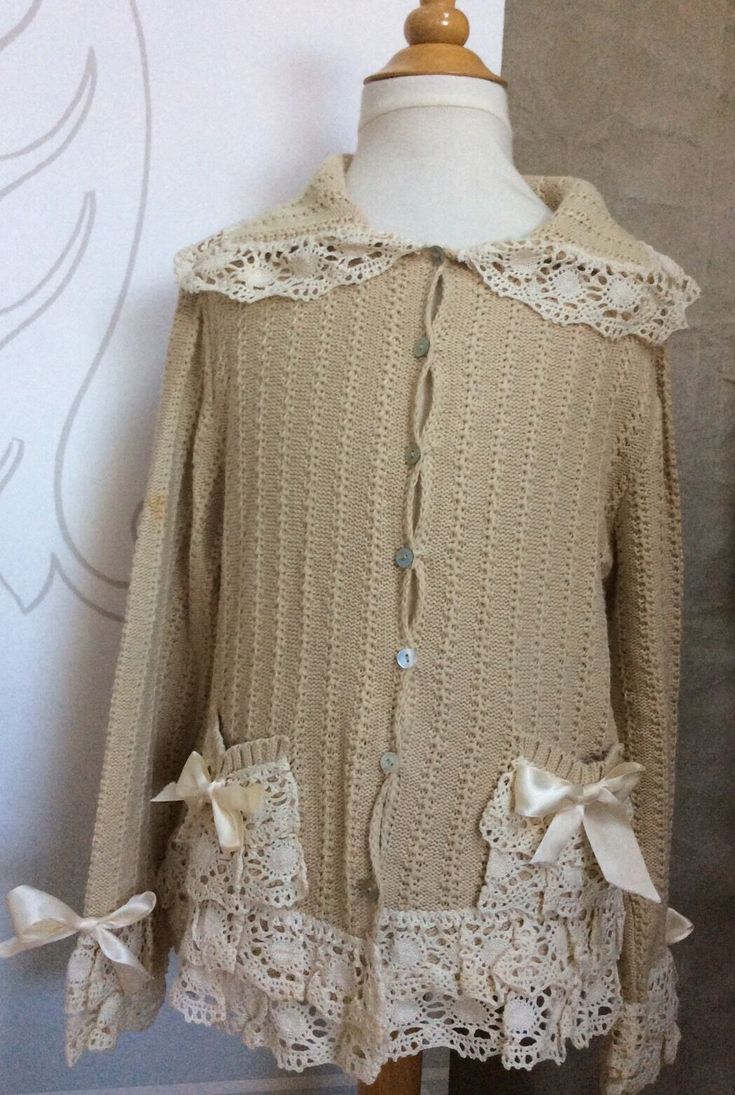 Brown Sweater Coat, Girls Cardigan Sweater, Italian Designers, Cute Christmas Sweater, Lace Coat, Shabby Chic Clothes, Mori Fashion, Satin Ribbons, Girls Cardigan