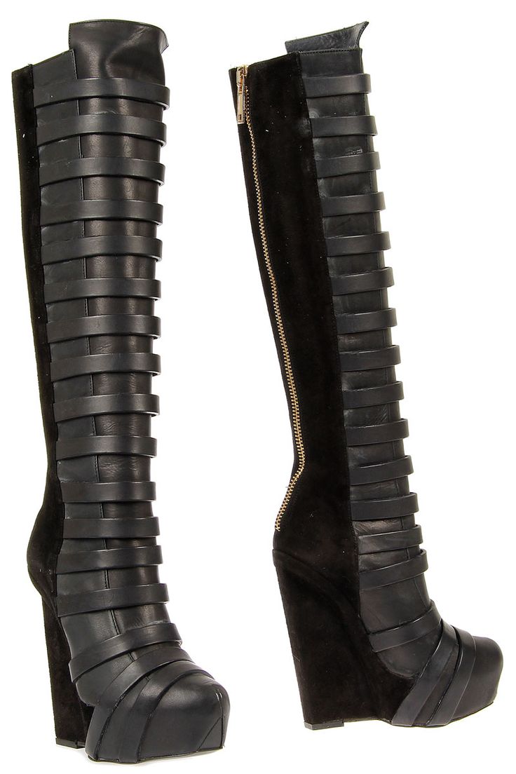 Gareth Pugh Futuristic Boots, Boots Shoes Women, Knee High Wedge Boots, Futuristic Shoes, Goth Boots, Apocalyptic Fashion, Gareth Pugh, Leather Boot Shoes, Hot Shoes