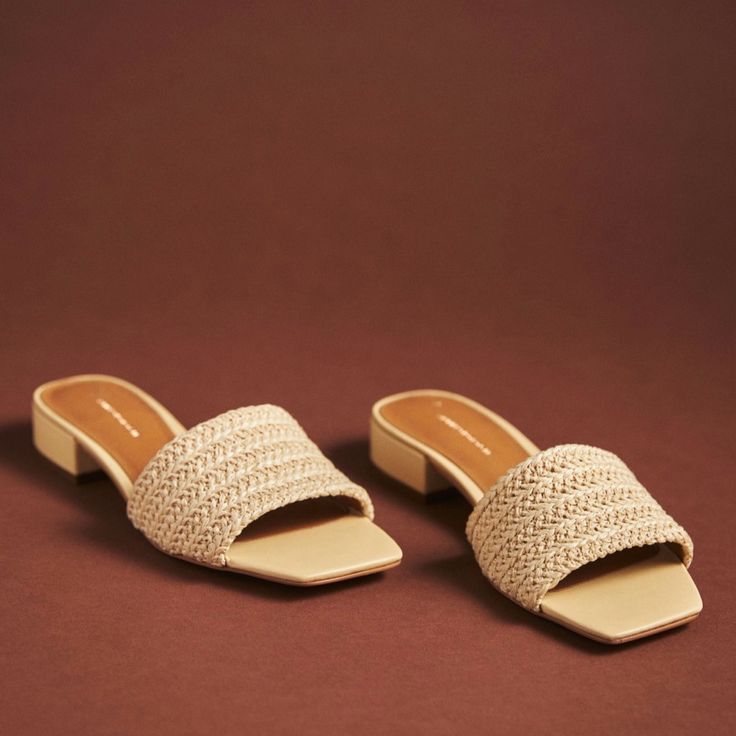 Size: Us 8-8.5/Eu 39 Mule Slide Sandals Beige Synthetic Sandals With Low Heel, Beige Low Heel Synthetic Sandals, Summer Mules With Wrapped Low Heel, Chic Mules For Summer Outings, Chic Natural Mules For Spring, Chic Natural Color Spring Mules, Chic Sandals With Padded Heel For The Beach, Chic Beige Low Heel Sandals, Chic Beige Mules For Vacation