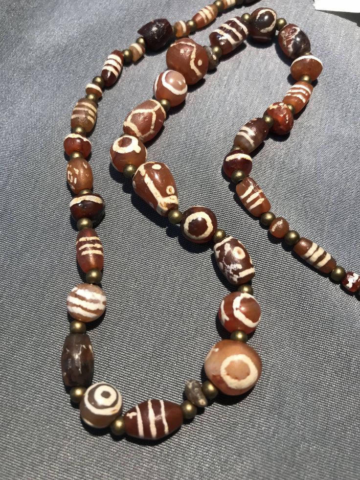 Unique Carnelian Necklaces With Large Beads, Carnelian Necklaces With Large Beads, Vintage Hand-strung Agate Necklace, Vintage Agate Large Beads Gems And Cabochons, Vintage Agate Beaded Necklace With Large Beads, Vintage Agate Beaded Necklaces With Large Beads, Vintage Brown Agate Necklace, Brown Vintage Agate Necklace, Vintage Brown Carnelian Necklace