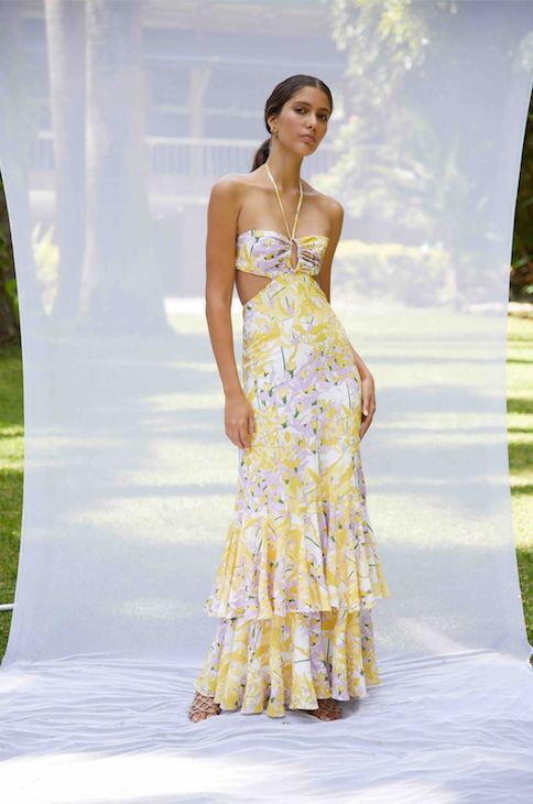 ESPUMA DE MAR DRESS IN LA VACANZA YELLOW PRINT – No Pise La Grama Web Yellow Midi Floral Dress For Vacation, Yellow Floral Midi Dress For Vacation, Lemon Print Summer Dresses For Day Out, Sleeveless Beachwear Dress For Garden Party, Beachwear Midi Dress For Summer Parties, Summer Lemon Print Dresses For Day Out, Spring Beach Maxi Dress With Lemon Print, Floral Print Sundress For Poolside, Chic Poolside Halter Neck Dress