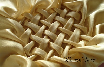 an image of a woven material that looks like it is made out of silk fabric