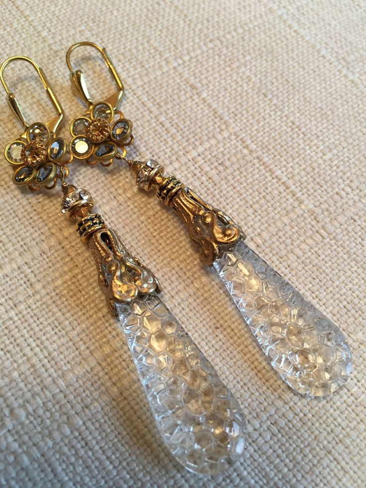 Swarovski Brass Filigree Flower Earrings. Rare Vintage Crackle Drop Crystal. Vintage Swarovski Rondelles.  Vintage Brass Leverback Closure. Size :  3 1/8 inches.       (8cm) Brass Filigree, Santa Fe Nm, Vintage Crystal, Pendant Earrings, Crystal Pendant, Flower Earrings, Santa Fe, Vintage Brass, Jewelry Inspiration