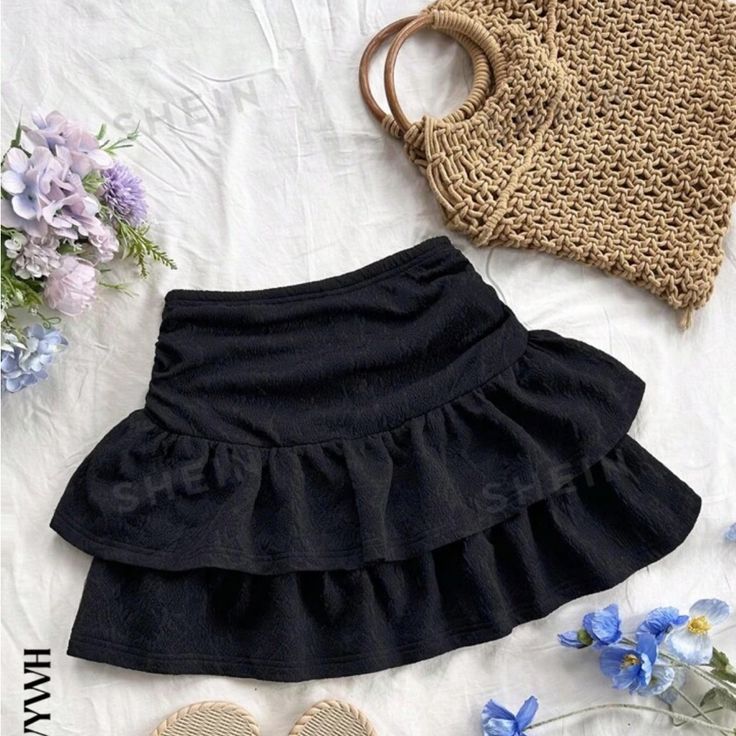 Black Never Worn Black High Waist Skirt For Summer, Black Casual Mini Skirt For Summer, Black Casual Summer Skirt, Casual Black Summer Skirt, Summer High Waist Black Mini Skirt, Black Skirted Bottoms, Black Stretch Skort With Solid Color, Trendy Black Skirt For Summer, Trendy Black Summer Skirt